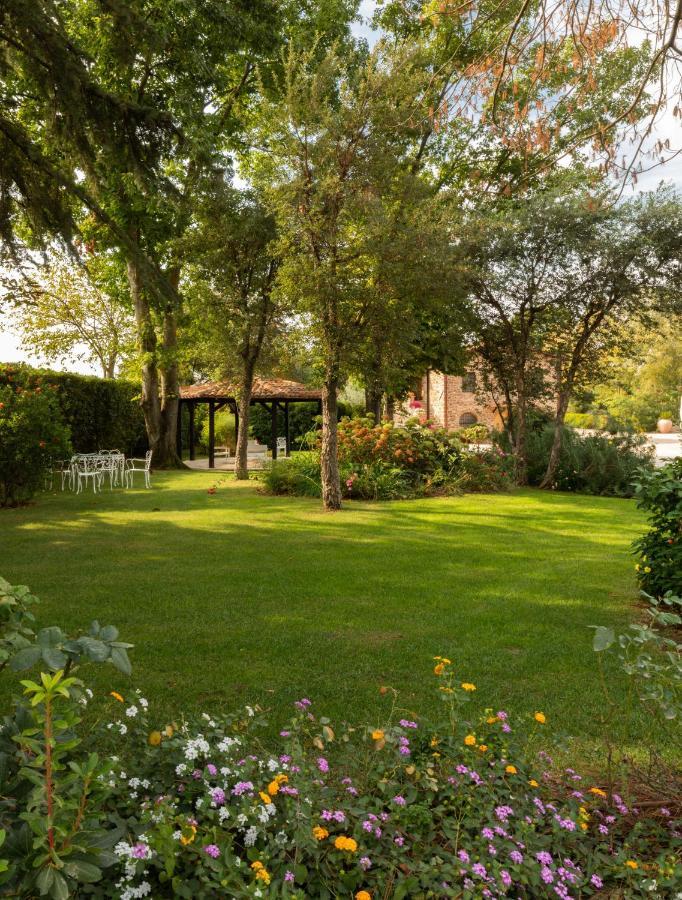 Отель Antico Borgo Molino 7Cento Vicino Ai Giardini Di Ninfa Cori Экстерьер фото